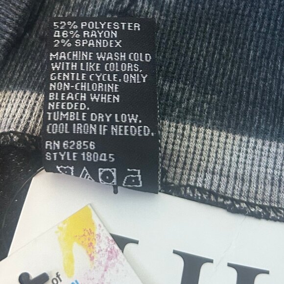 HUE women's leggings floral print pink/purple/grey M/L NWT! - Picture 4 of 7